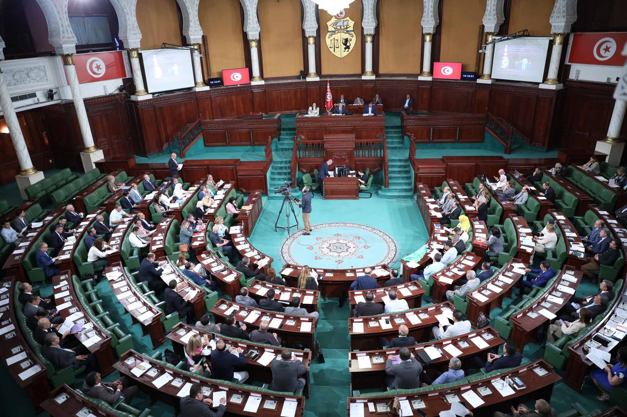 في جلسة عامة برلمانية..  دعوة الحكومة إلى منح الأولوية للفلاحة والموارد المائية
